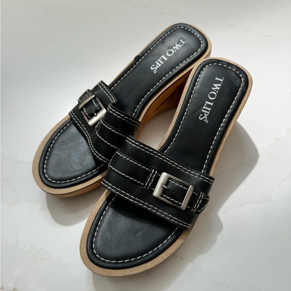 TWO LIPS VINTAGE Y2K CUT OUT WOOD KITTEN HEEL PLATFORM WEDGE SANDAL - Picture 3 of 3